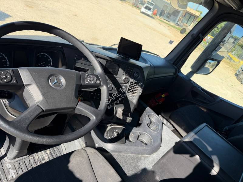 Camión Mercedes 3243