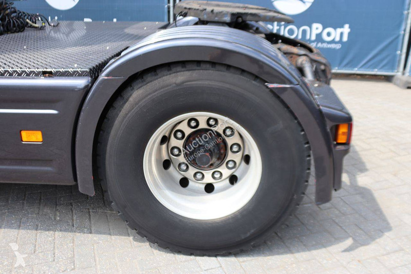 Camión Scania T124 A4X2 NA 470
