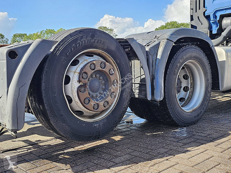 Camión MAN 26.560  6x2-4 Chassis