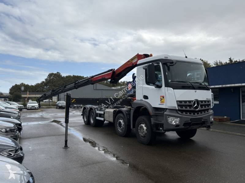 Vrachtwagen Mercedes 3240