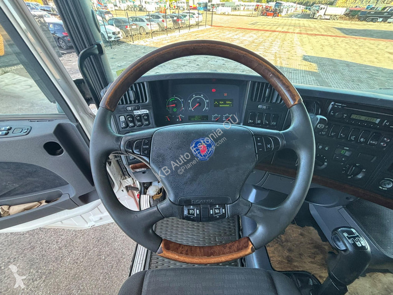 Kamion Scania 6x2 HIAB 288E-8 / BOX L=5281 mm