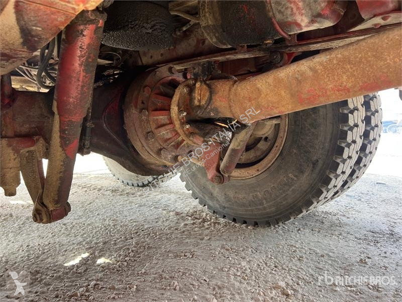 Camion Iveco Unic 6x2 T/A Dump Truck