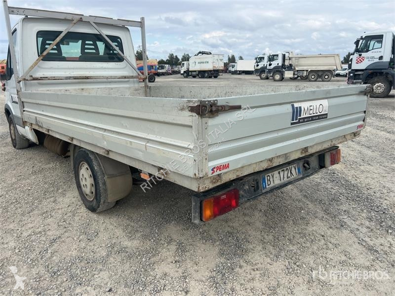 Camion Iveco 29L9 Flatbed Truck