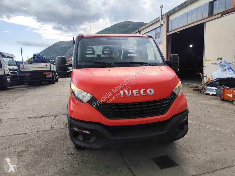 Véhicule utilitaire Iveco 35C14