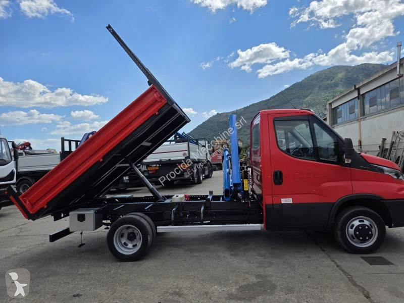 Véhicule utilitaire Iveco 35C12