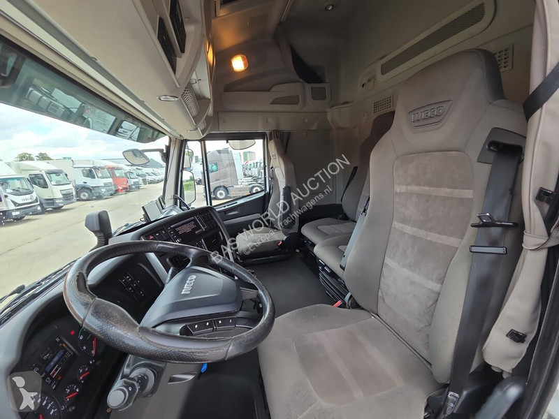 Camião Iveco 420