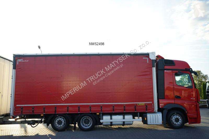 Грузовик Mercedes 2545
