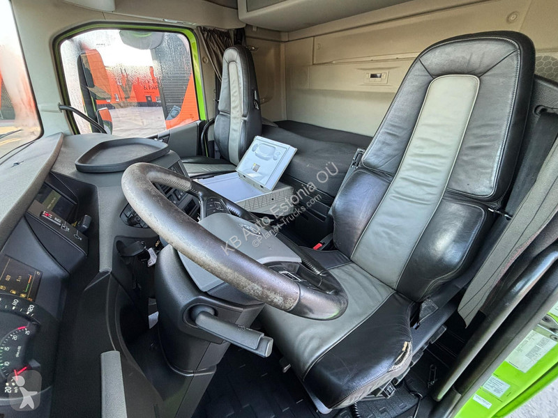 Camión Volvo 540 8x4/4 + Effer 955 8S 2017...