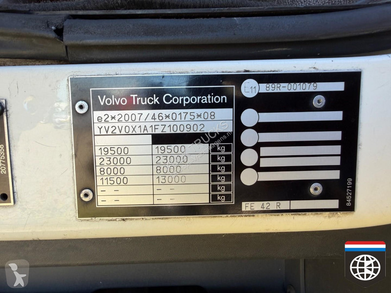 شاحنة Volvo DUO TEMP / Tail lift - new tires -...