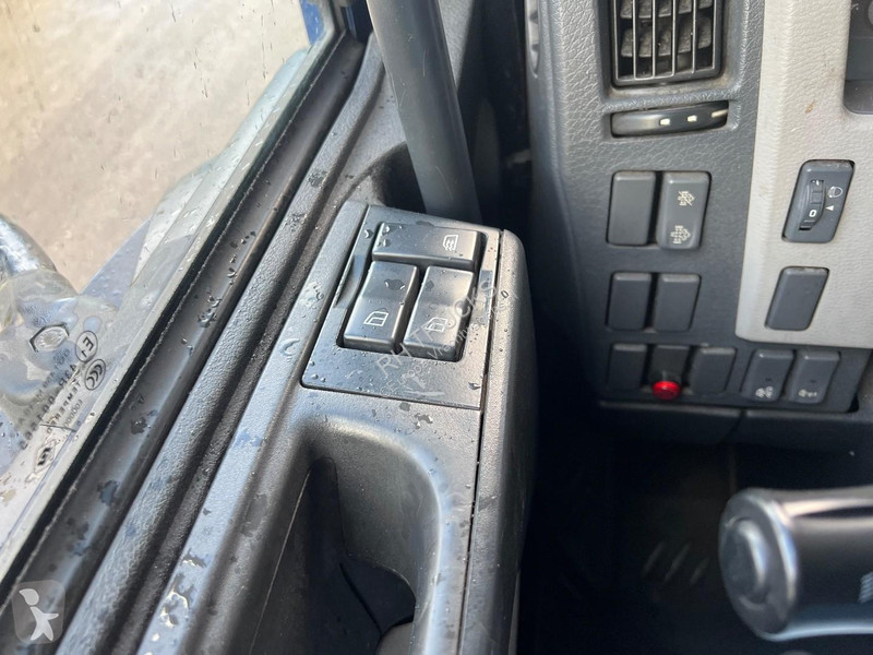 Kamion Volvo 240 4X2 EURO 6 + BAR LIFT 1500 KG