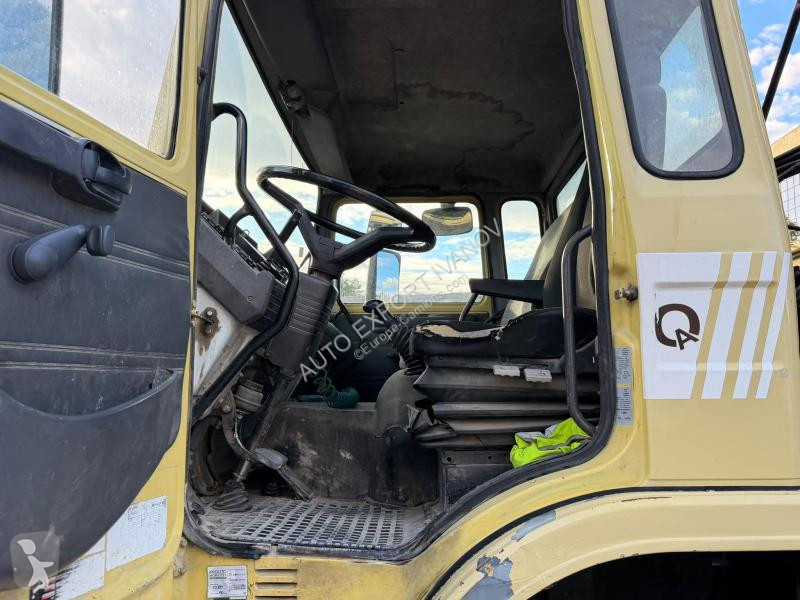Renault  M210 grue truck