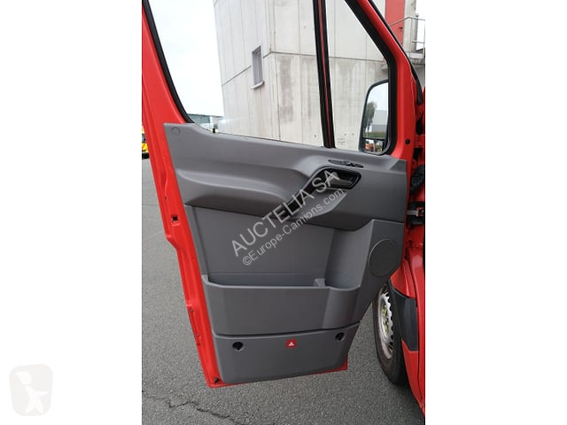شاحنة Mercedes 318 CDI-D