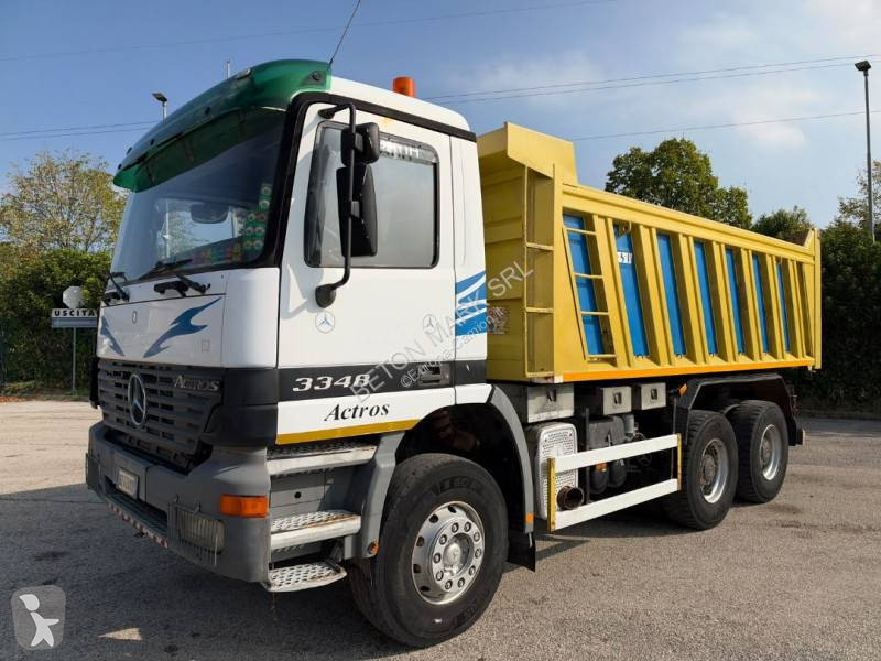 Kamion Mercedes 3348