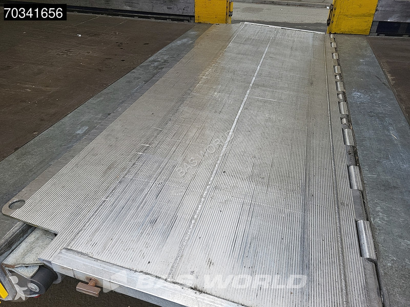 Kamion Volvo 460 6X2 LNG combi Sliding roof ACC...
