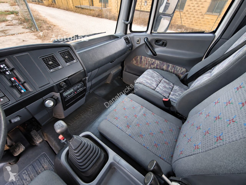 Nissan 5 Tn truck