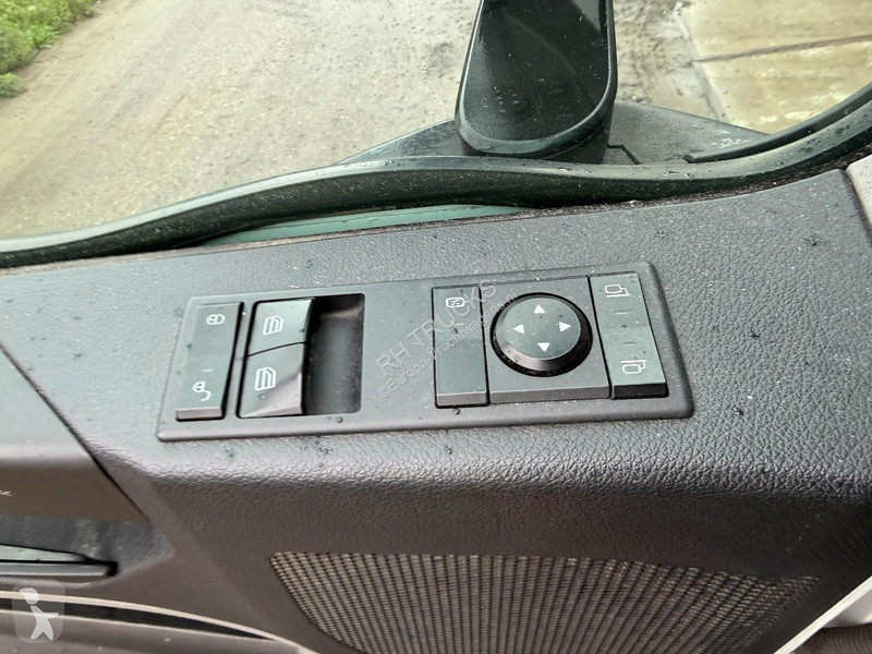 Kamion Mercedes 2124 4x2 EURO 6 + BOX 8,60...