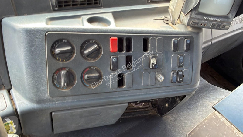 Teherautó Mercedes 3343 (6X6 / V6 / LAMES /...