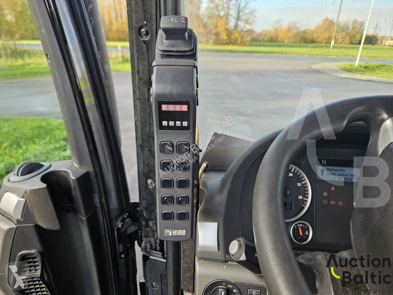 Vrachtwagen MAN 35.480