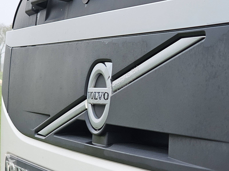 Kamion Volvo FM 330 Globetrotter  truck BDF