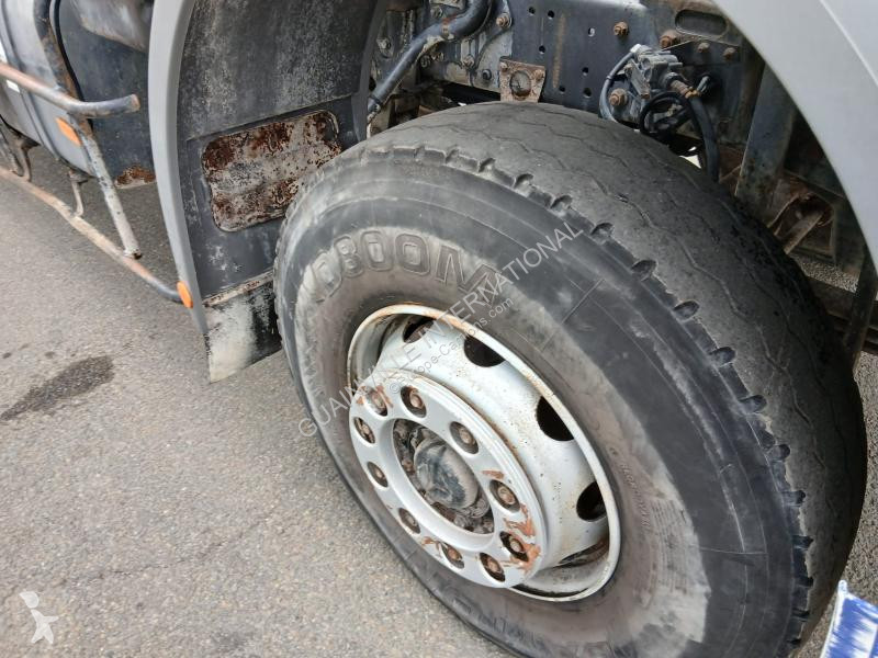 شاحنة Mercedes 1823