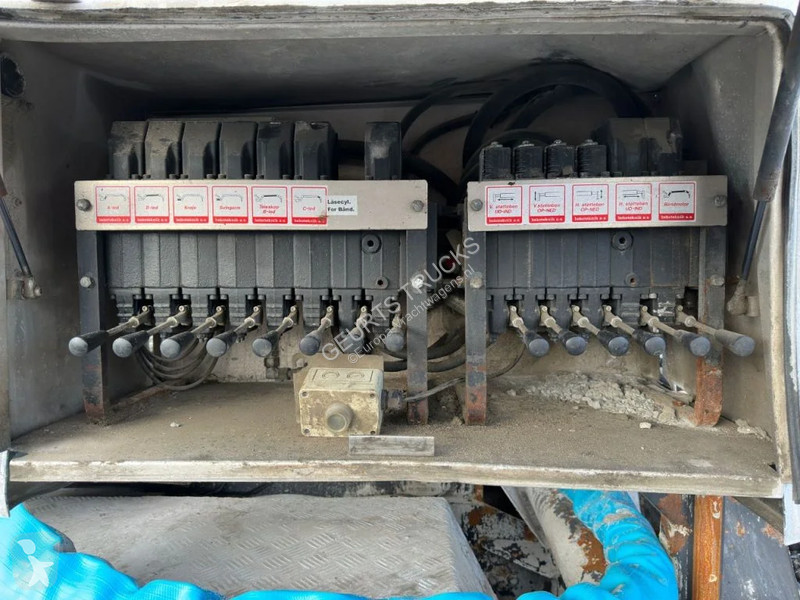 Camión Volvo 8X4 + STETTER 9 M3 MIXER/MISCHER +...