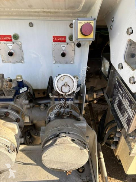 شاحنة Renault MAGYAR 18000L 5 CPTS PREMIUM...