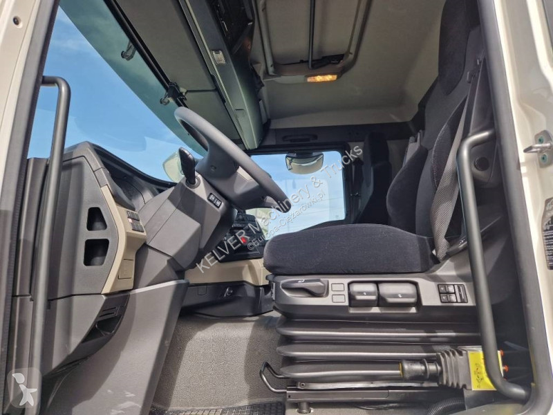 Camion MAN TGS 8x4 kipper