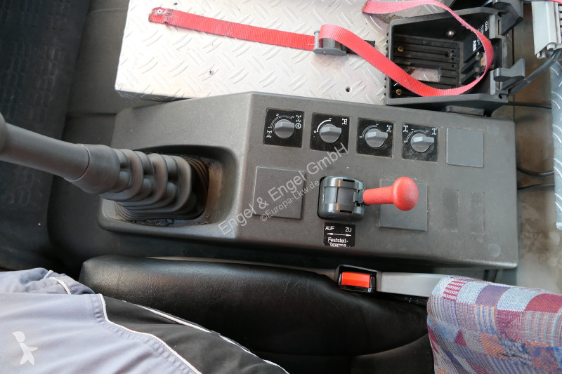 Camión Iveco FF 95 E LF 8 DoKa AHK 4X4 SFZ...