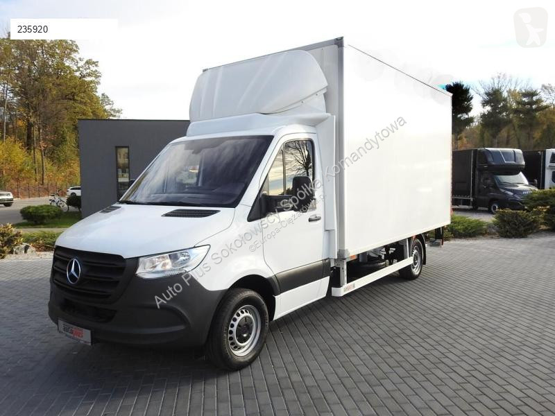 Kamion Mercedes SPRINTER KONTENER WINDA 8 PALET...