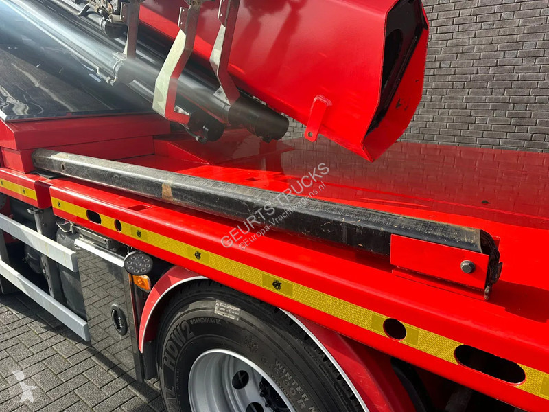 Camion Volvo 10X4 + FASSI F1650RAL.2.28 + JIB...