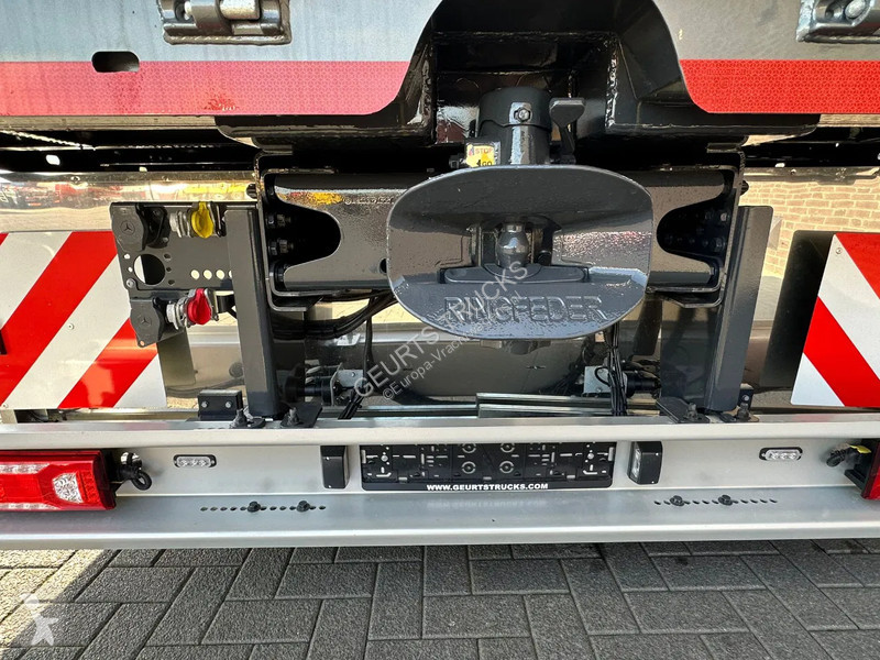 Kamion Mercedes 3251 8X2 + HMF 7020-K7 FJ...