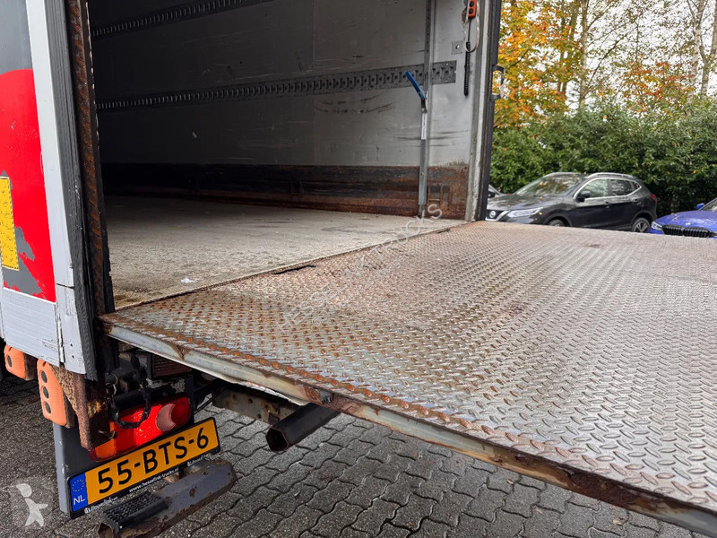 Vrachtwagen Volvo 280 7.8M Side...
