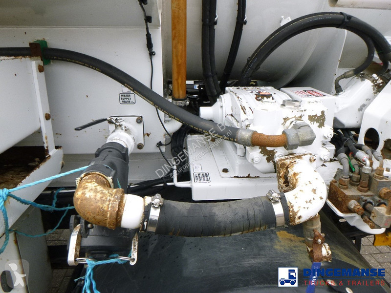 Lastbil Mercedes 1824 4x2 RHD Whale vacuum tank...
