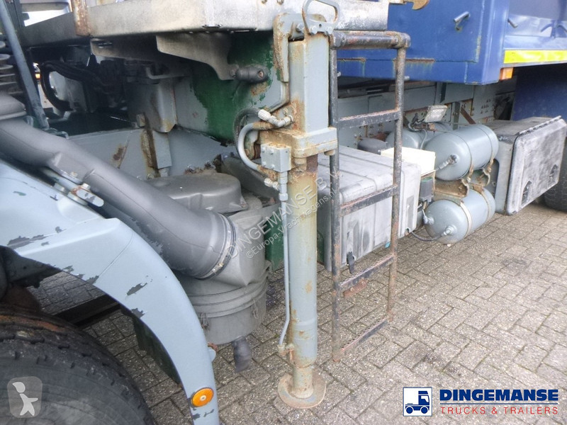Kamion Iveco AD260T33 6X4 RHD tipper + HMF crane