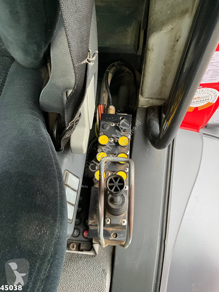 Kamion MAN 35.400 8x6 Euro 6 HMF 16 Tonmeter...
