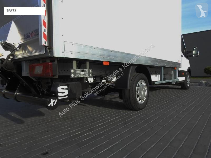 Camion Ford TRANSIT KONTENER WINDA 8 PALET...