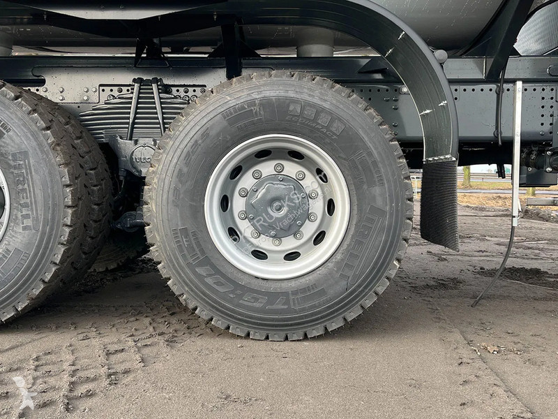 Camion Iveco T-Way AD380T43WH AT Fuel Tank...