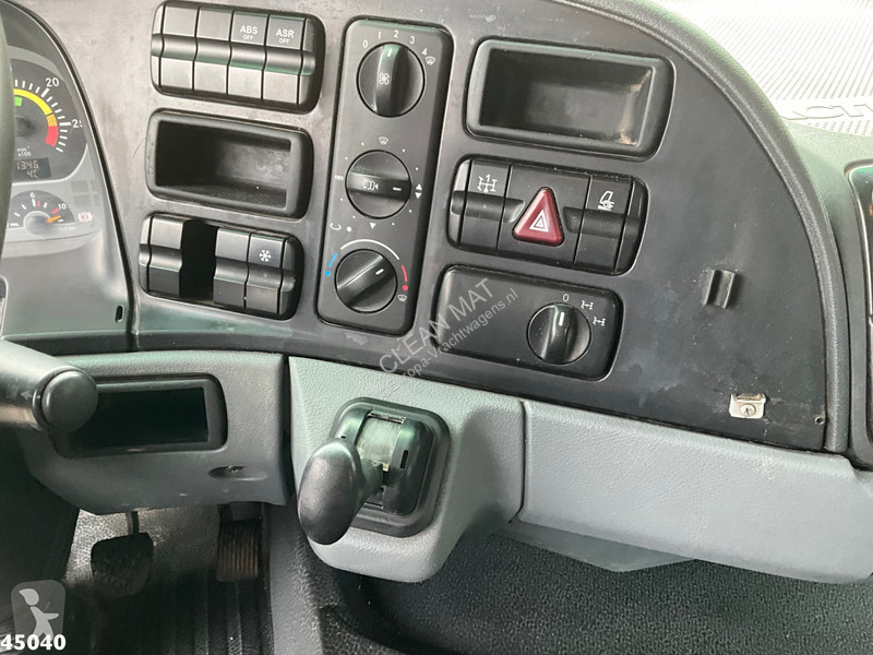 Camion Mercedes 4141 8x4 manual Hiab 32...