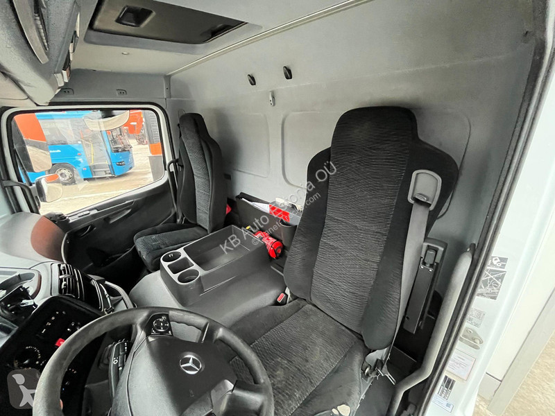 Kamion Mercedes 1527 4x2 LUMIKKO / BOX L=7471 mm