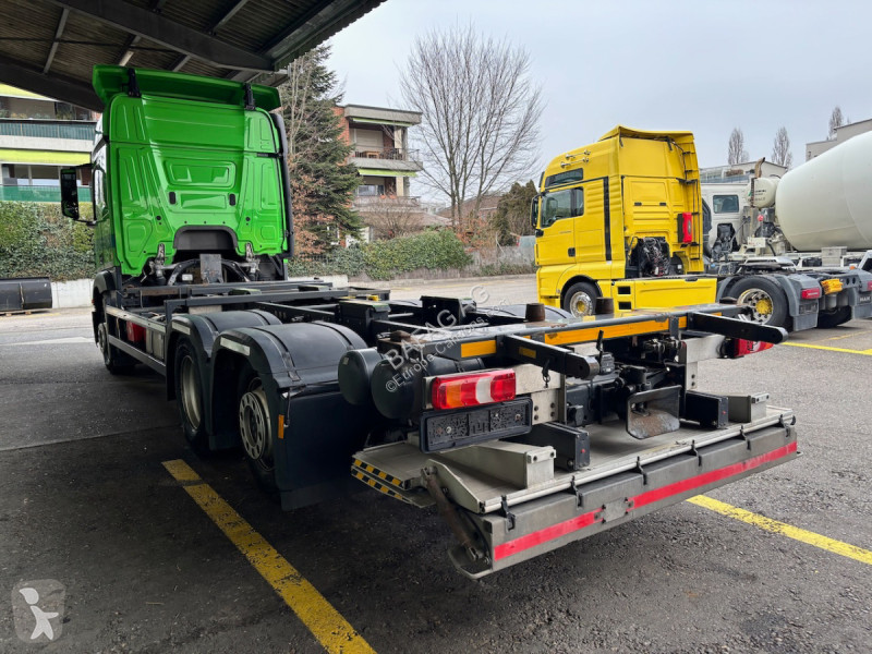 Camion Mercedes actros 2543 6x2 container...