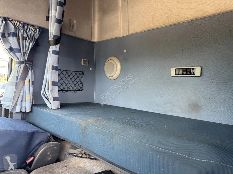 Kamion Volvo 440 8X4 EURO 5 + CABELLIFT TIPPER
