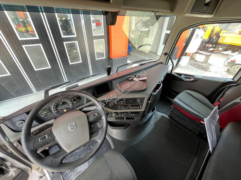 Kamion Volvo FH 460 6x2*4 FOR SALE AS CHASSIS /...