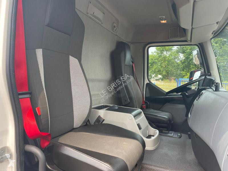 Camion Renault  D WIDE 320