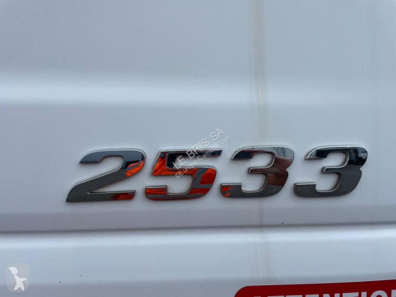 Lastbil Mercedes  AXOR 25.33