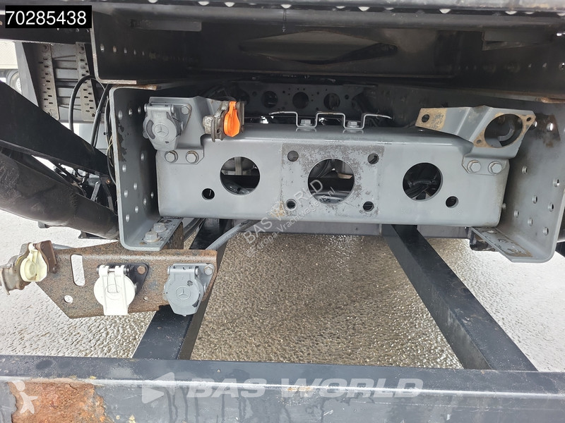 Kamion Mercedes 1833 4X2 Thermo-King T-1200R...