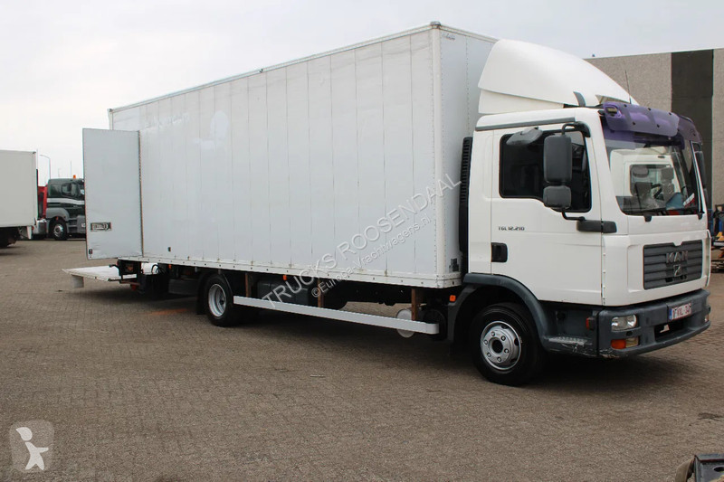 Kamion MAN 12.210 + LIFT + MANUAL