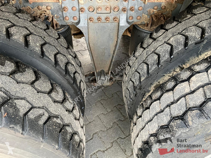 Kamion Volvo 440 10x4 Euro 5 geisoleerde asfalt...