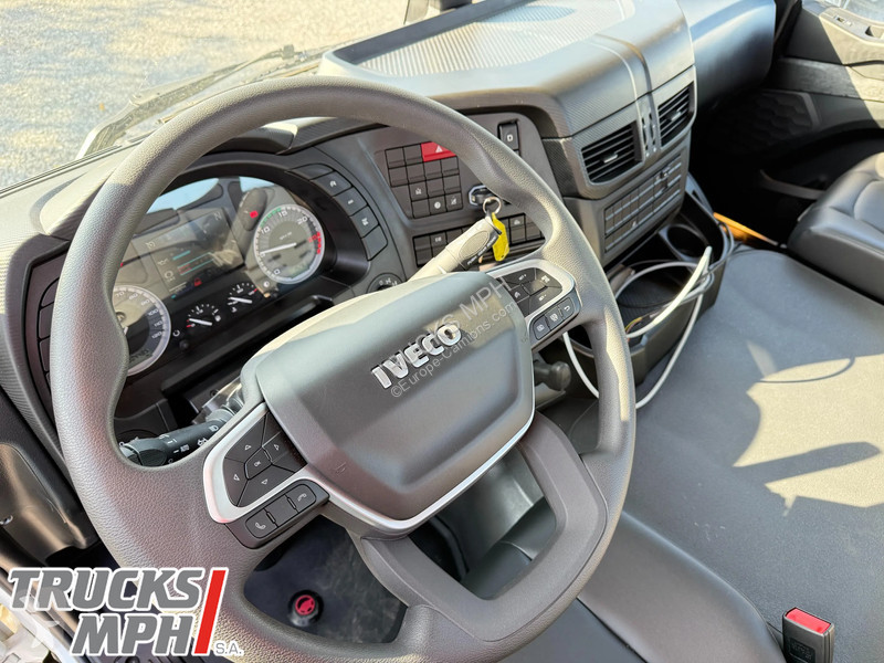Camion Iveco AD300T48 HYVALIFT 20...