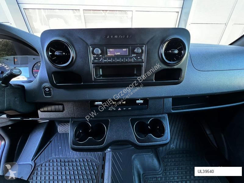 Lastbil Mercedes 519 CDI Kontener 4,56 m +...