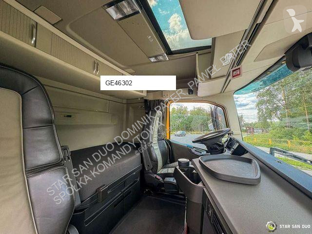 Camion Volvo 8x4 HMF 6020 Fly Jib Winch